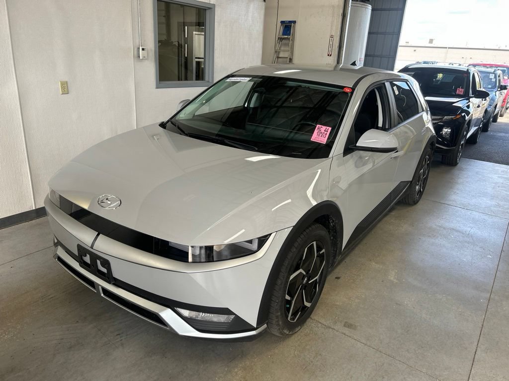 Used 2024 Hyundai Ioniq 5 SE AWD/4WD image 2