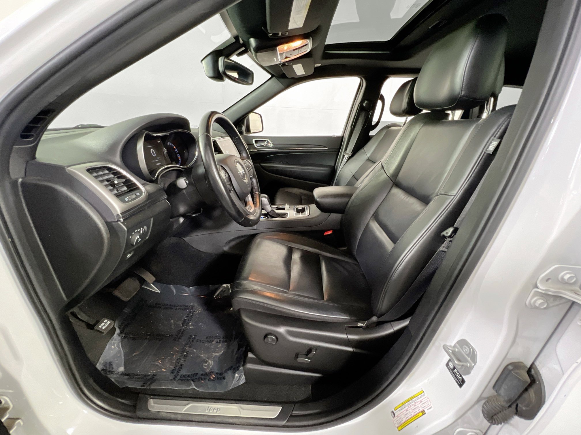 Used 2022 Jeep Grand Cherokee Limited image 21