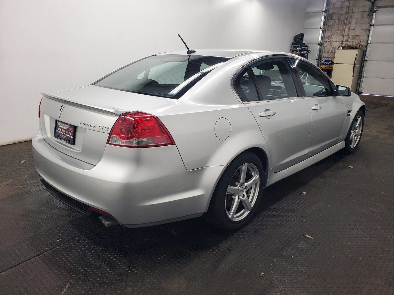 Used 2009 Pontiac G8 w/ Premium Package image 7
