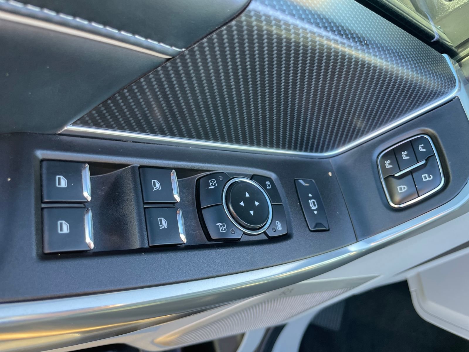 Used 2024 Ford F450 Limited w/ FX4 Off-Road Package image 12