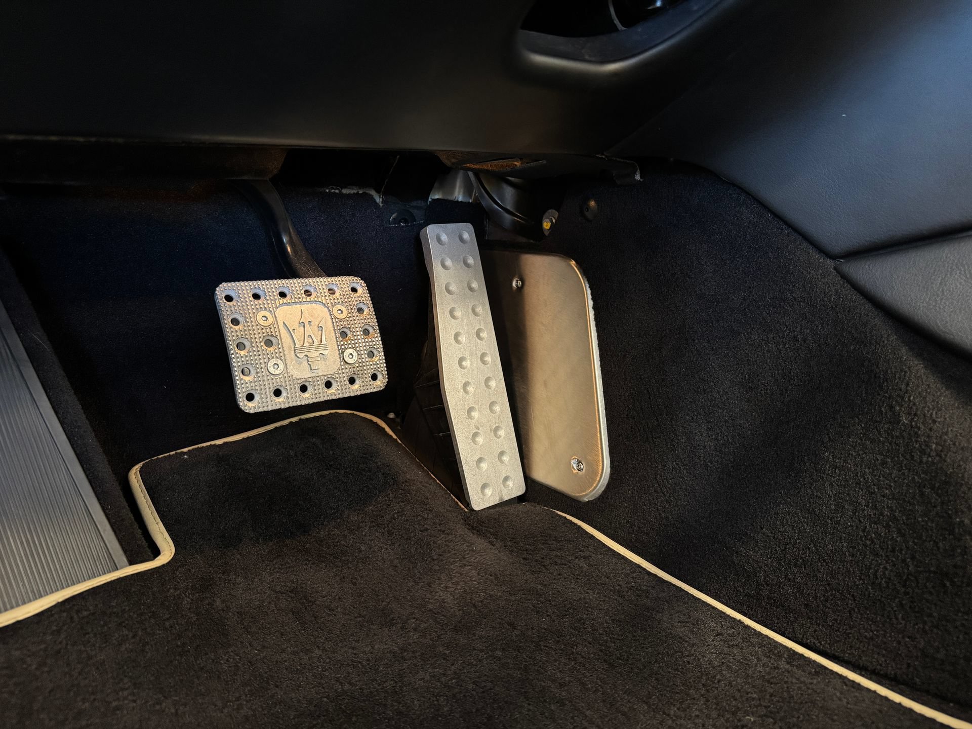 Used 2014 Maserati GranTurismo Convertible RWD image 54