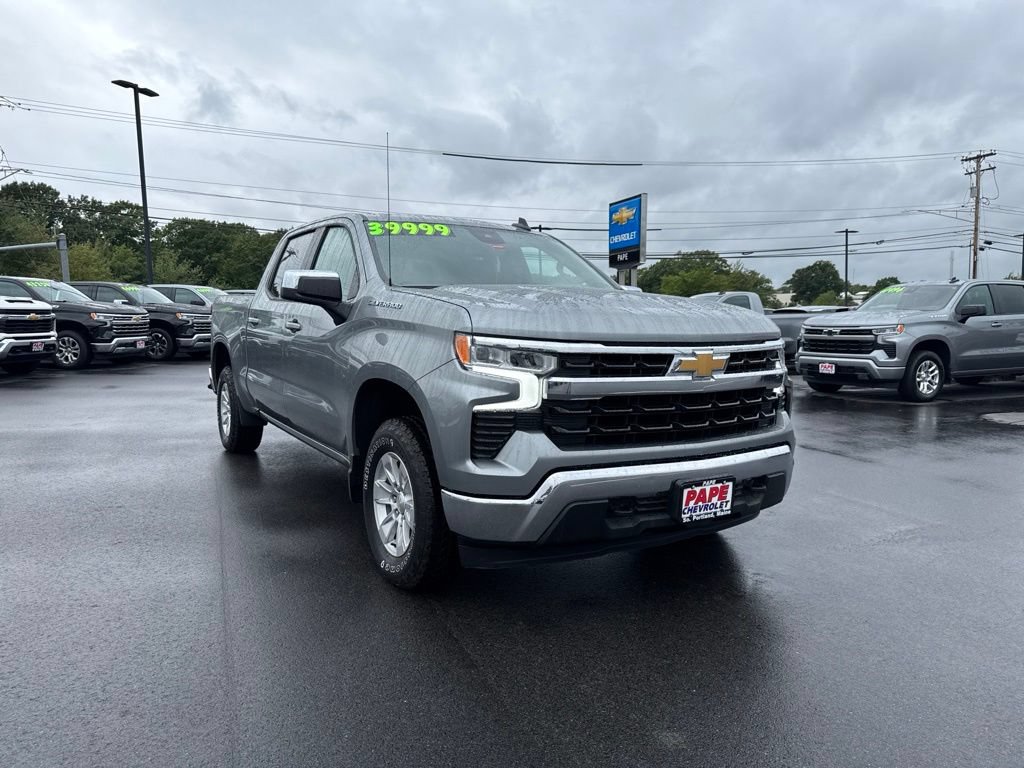 Used 2024 Chevrolet Silverado 1500 LT AWD/4WD image 2