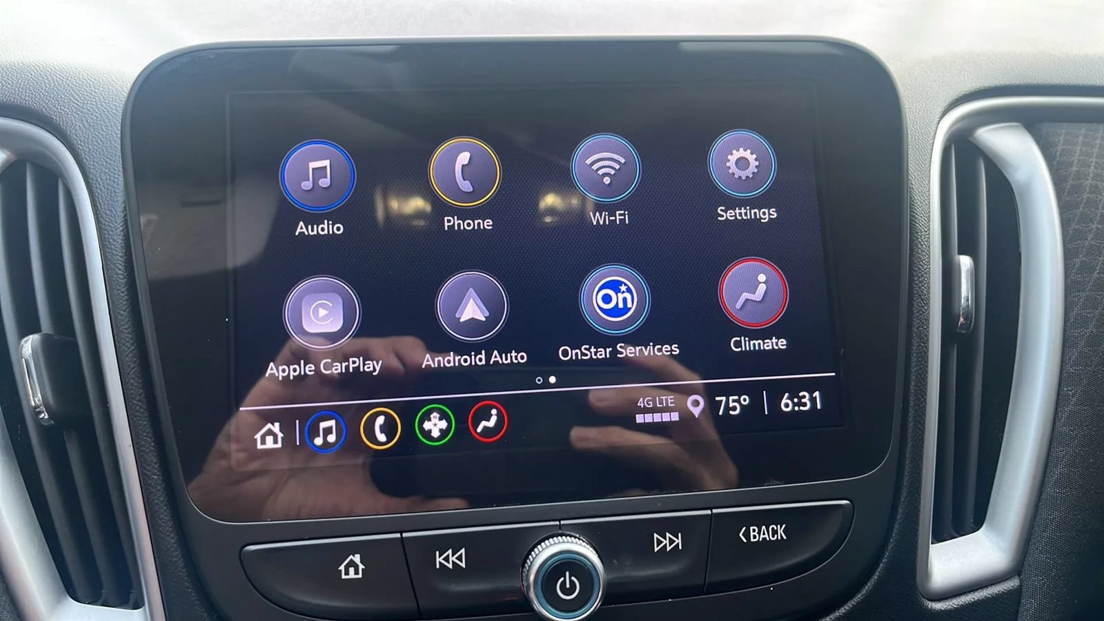 Used 2024 Chevrolet Malibu LT FWD image 18
