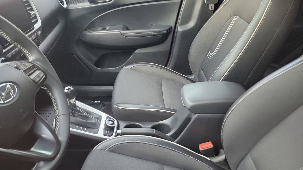 Certified 2023 Hyundai Venue Limited image 7