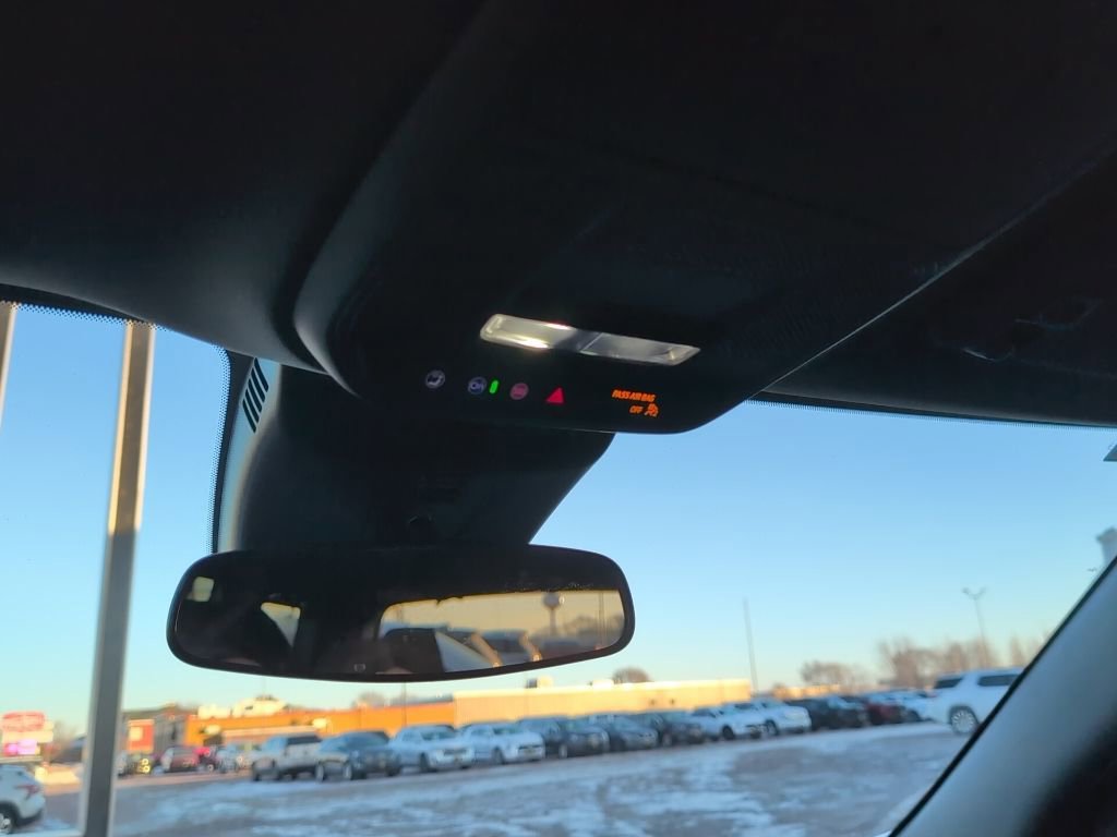 Used 2026 Chevrolet Traverse LT image 20