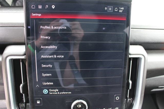 Used 2025 GMC Yukon Denali w/ Sun & Power Step Package image 24