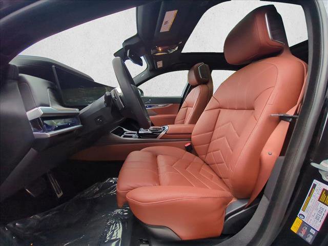 Used 2025 BMW 750e xDrive AWD/4WD image 17