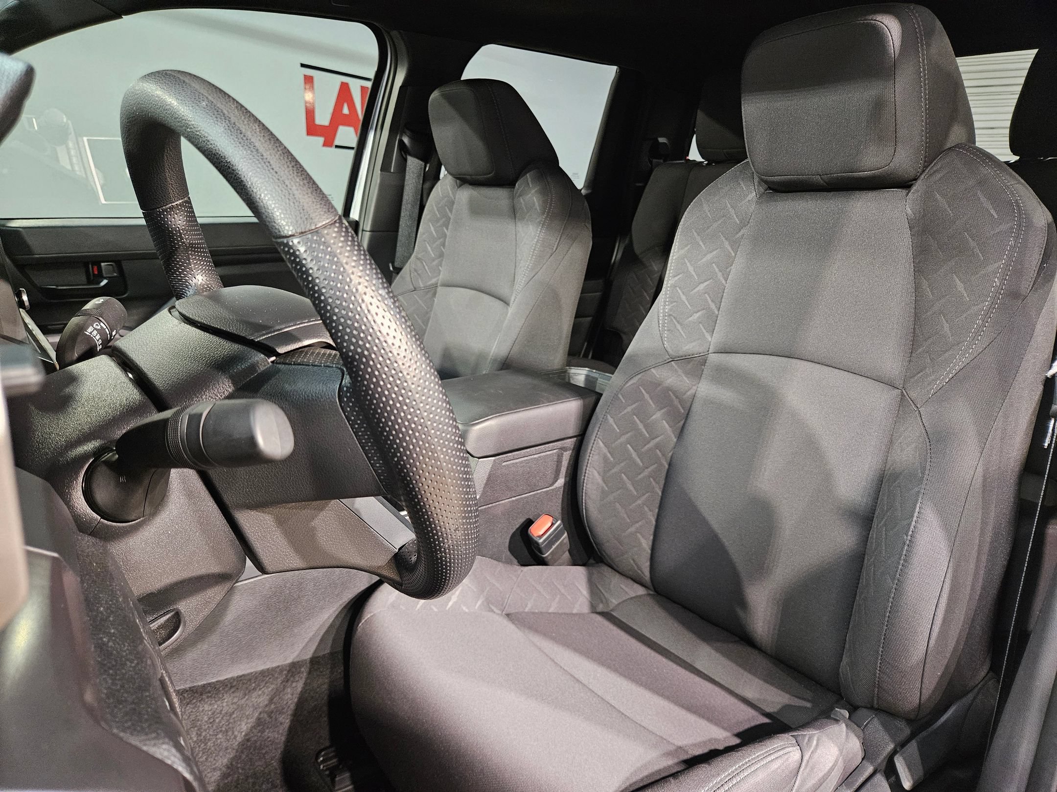 Certified 2025 Toyota Tacoma SR5 AWD/4WD image 24