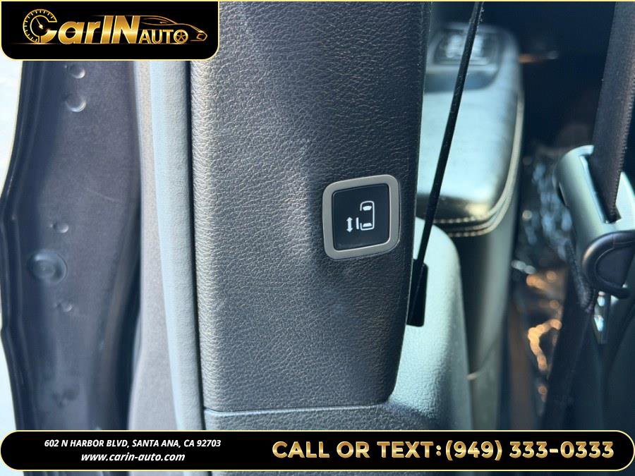 Used 2019 Chrysler Pacifica Limited w/ S Appearance Package image 38