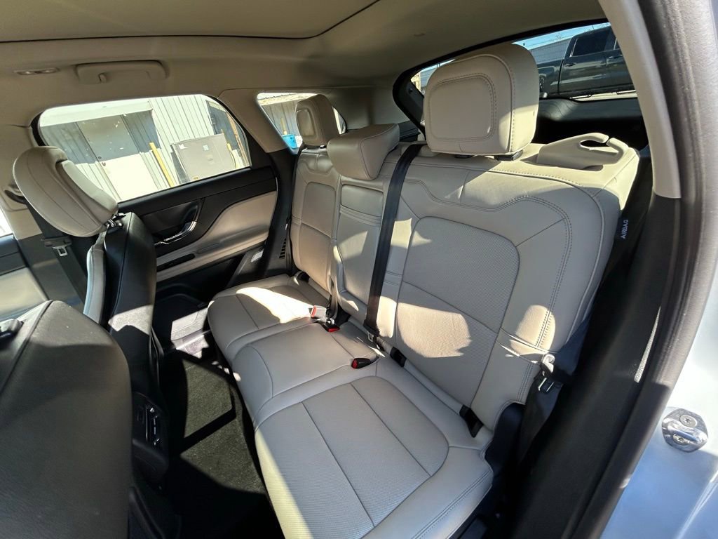 Used 2025 Lincoln Corsair Reserve w/ Equipment Group 202A image 18