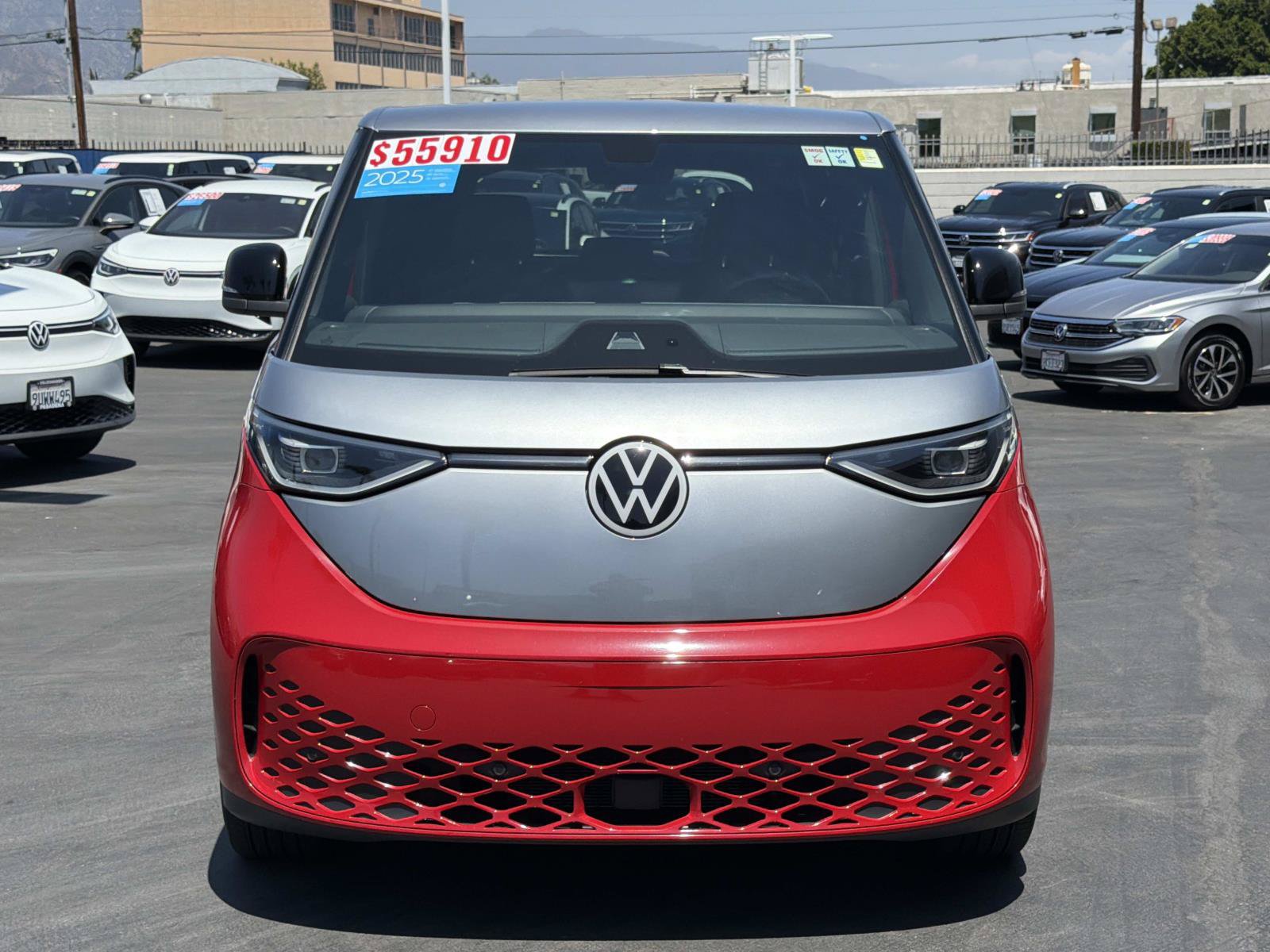 Certified 2025 Volkswagen ID. Buzz Pro S RWD image 2