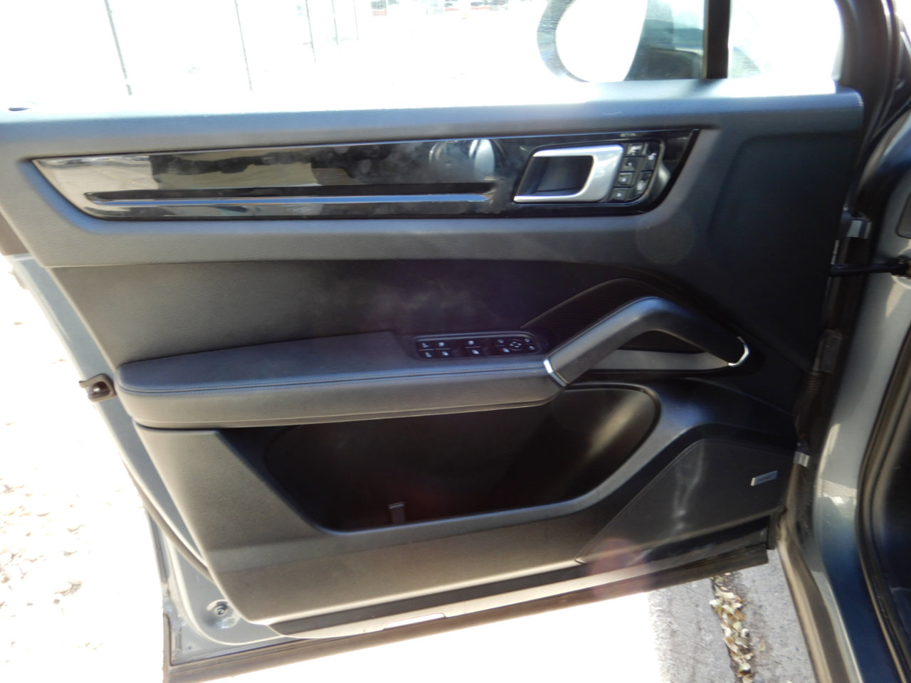 Used 2019 Porsche Cayenne image 24