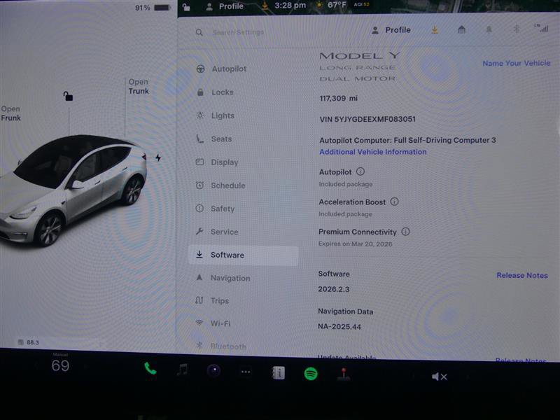 Used 2021 Tesla Model Y Long Range image 9