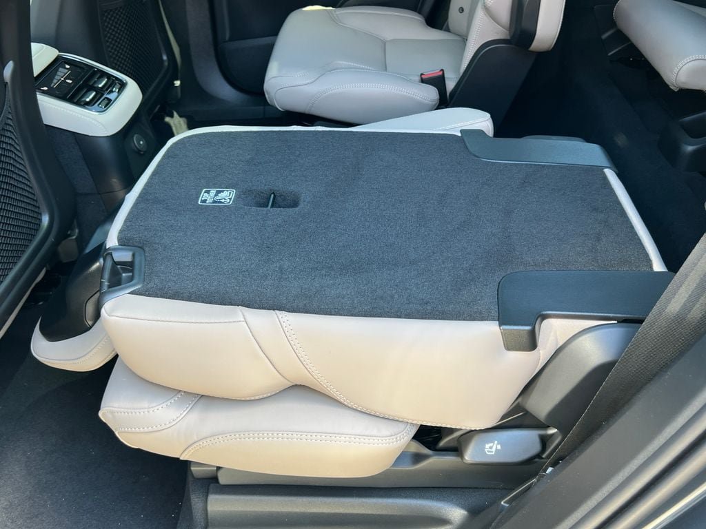 New 2026 Volvo XC90 T8 Ultra w/ Lounge Package AWD/4WD image 8