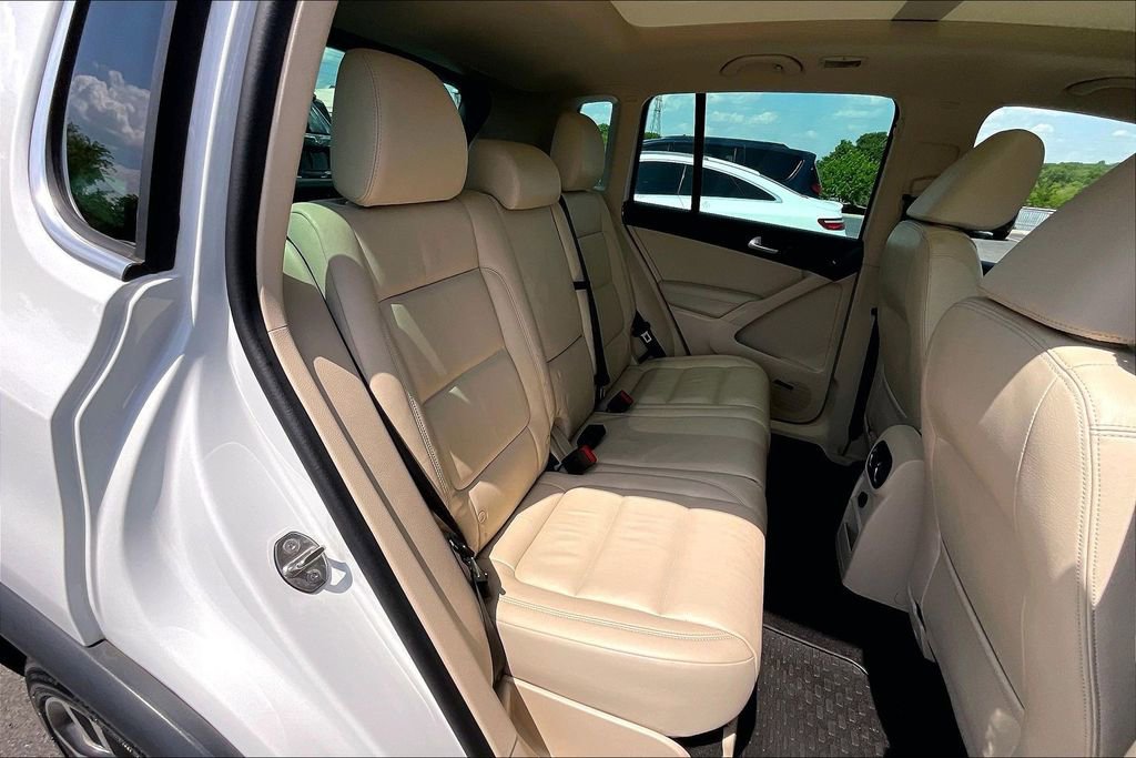 Used 2017 Volkswagen Tiguan SEL FWD image 27