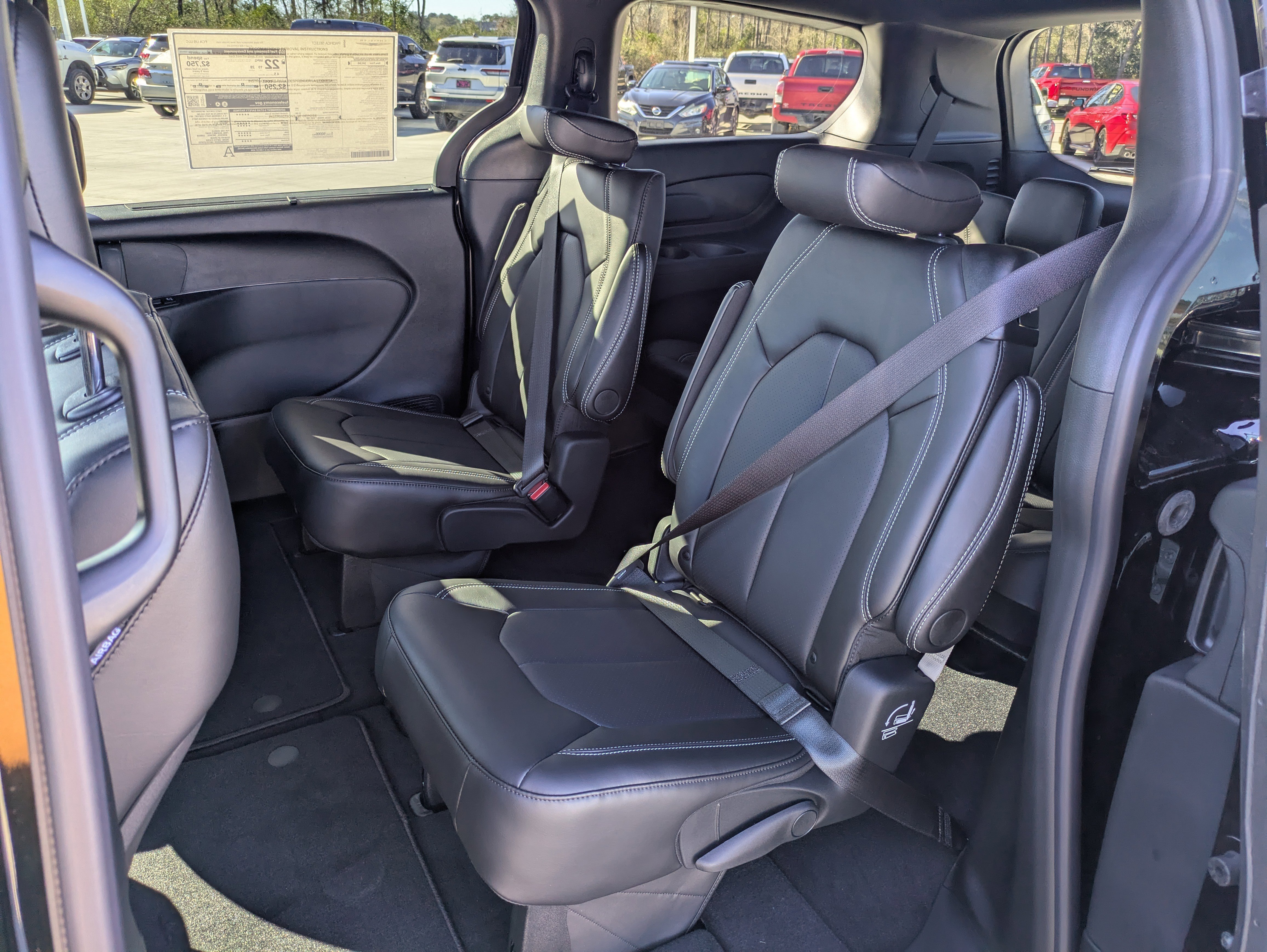 New 2026 Chrysler Pacifica Select w/ S Appearance Package FWD image 13