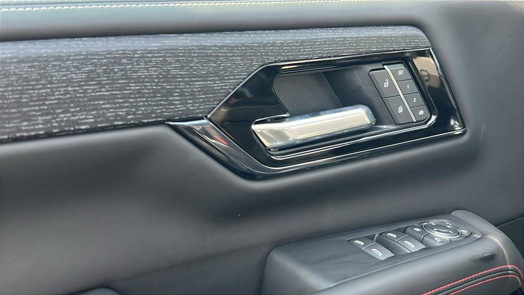 Used 2025 GMC Yukon AT4 Ultimate w/ LPO, Floor Liner Package image 22