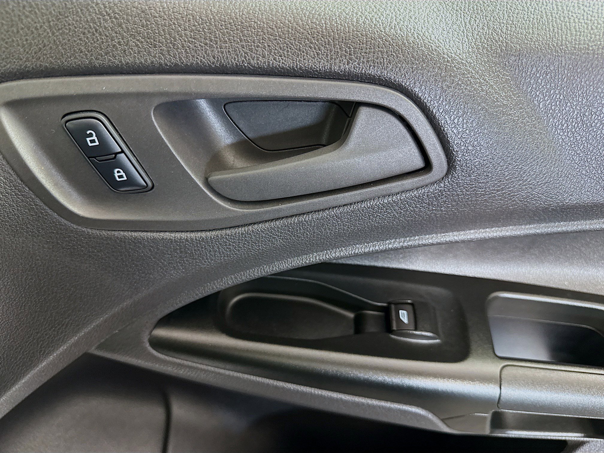 Used 2018 Ford Transit Connect XL image 28