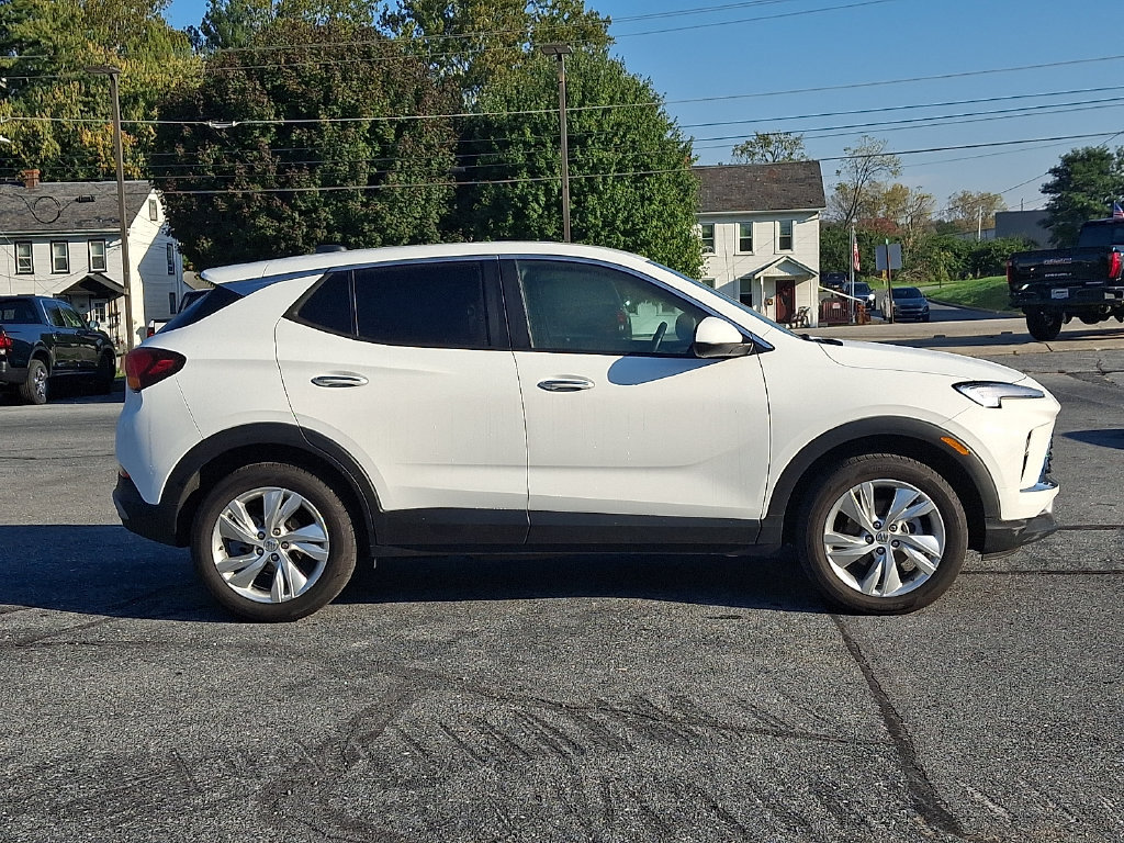 Used 2025 Buick Encore GX Preferred AWD/4WD image 7