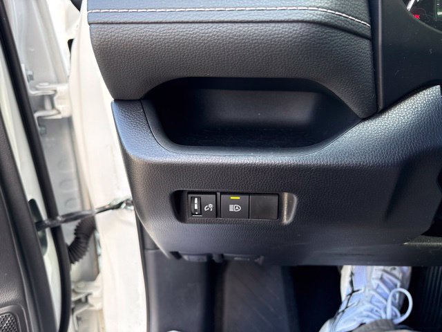 Used 2025 Toyota RAV4 XLE AWD/4WD image 15