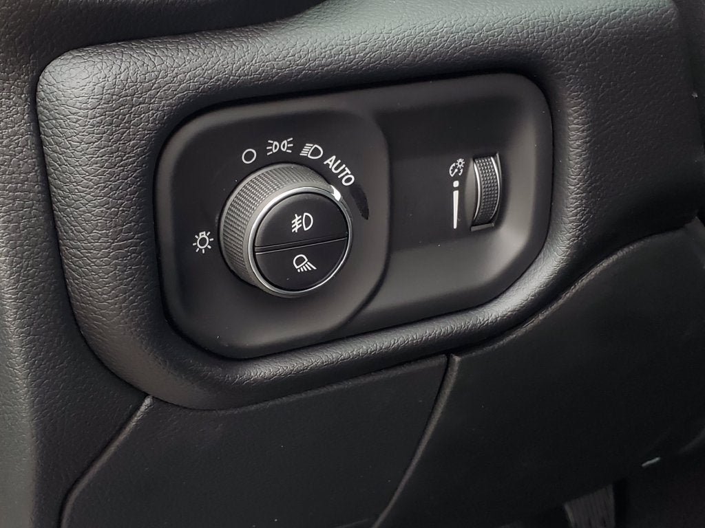 New 2027 RAM 3500 Big Horn AWD/4WD image 9