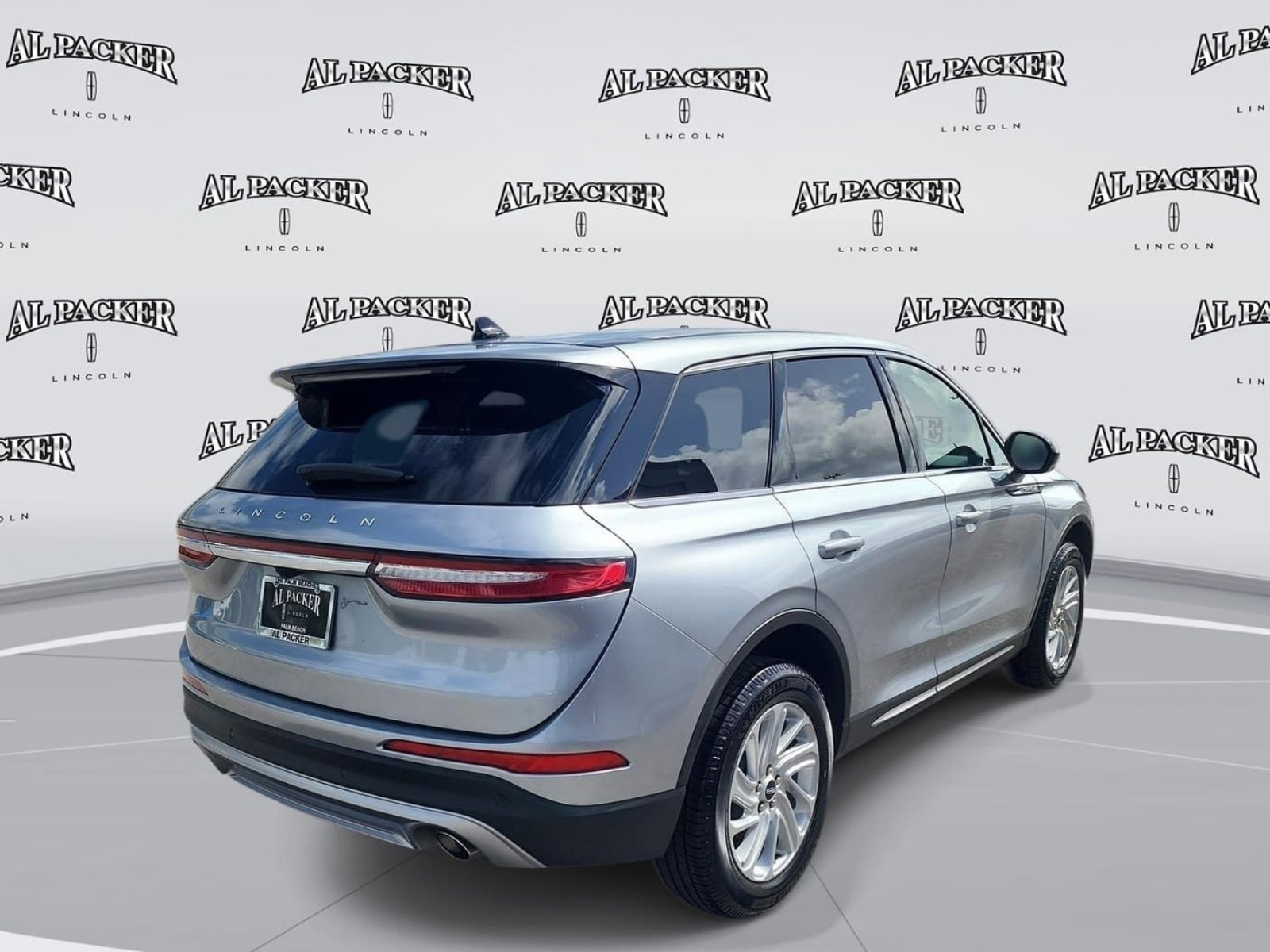 Used 2024 Lincoln Corsair FWD image 5