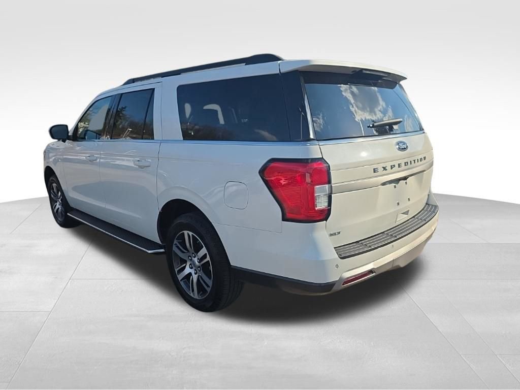 Used 2023 Ford Expedition Max XLT image 8