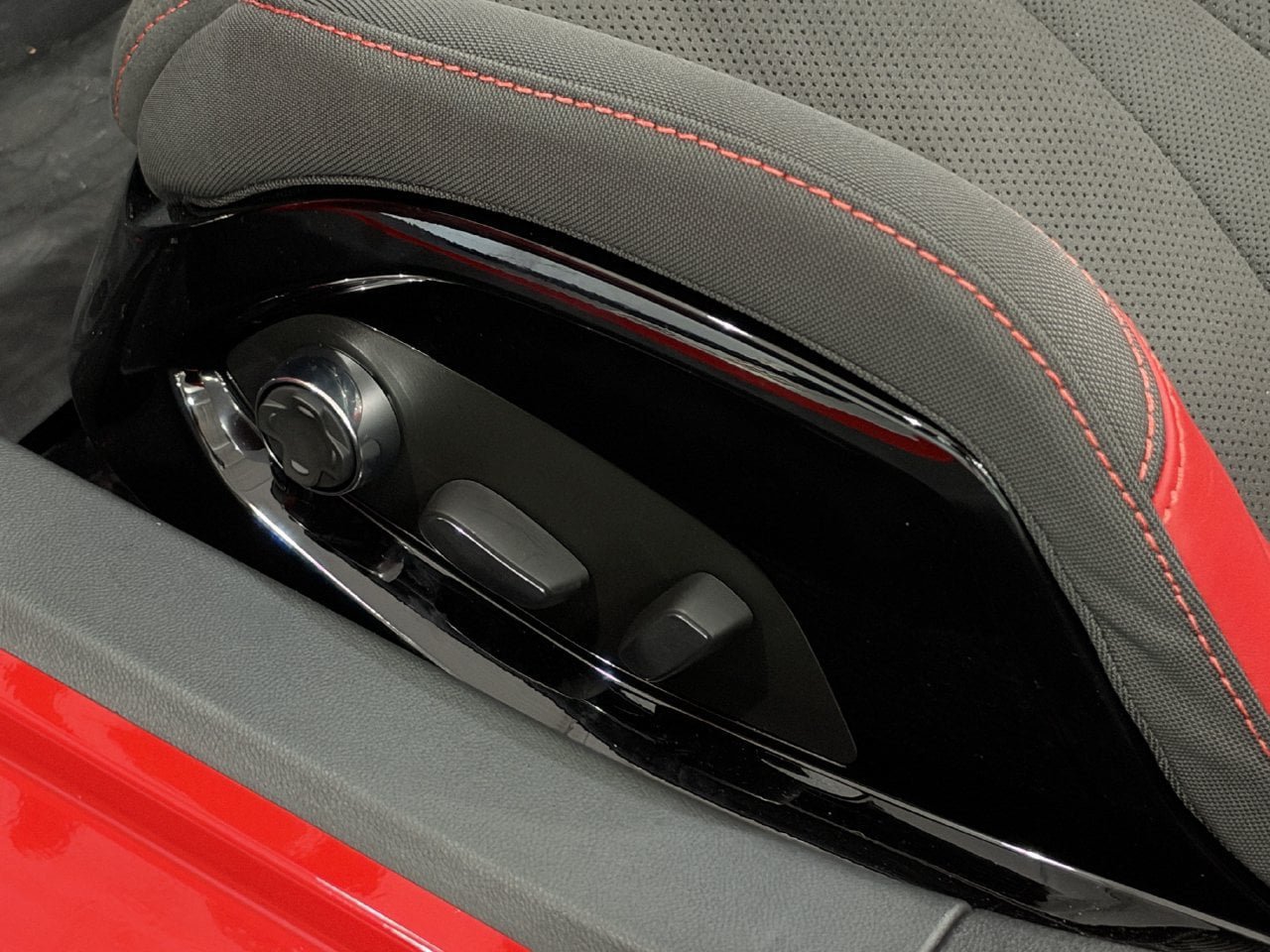 New 2027 Chevrolet Corvette Grand Sport X w/ Stealth Interior Trim Package AWD/4WD image 22