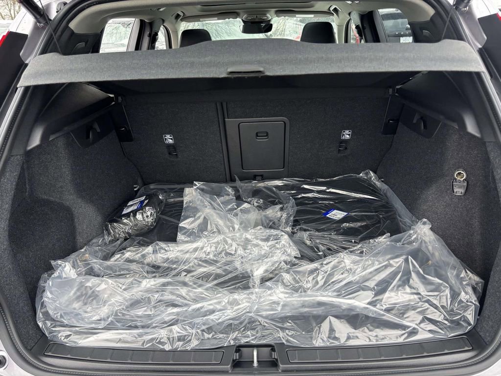 New 2026 Volvo XC40 B5 Plus w/ Protection Package Premier image 9