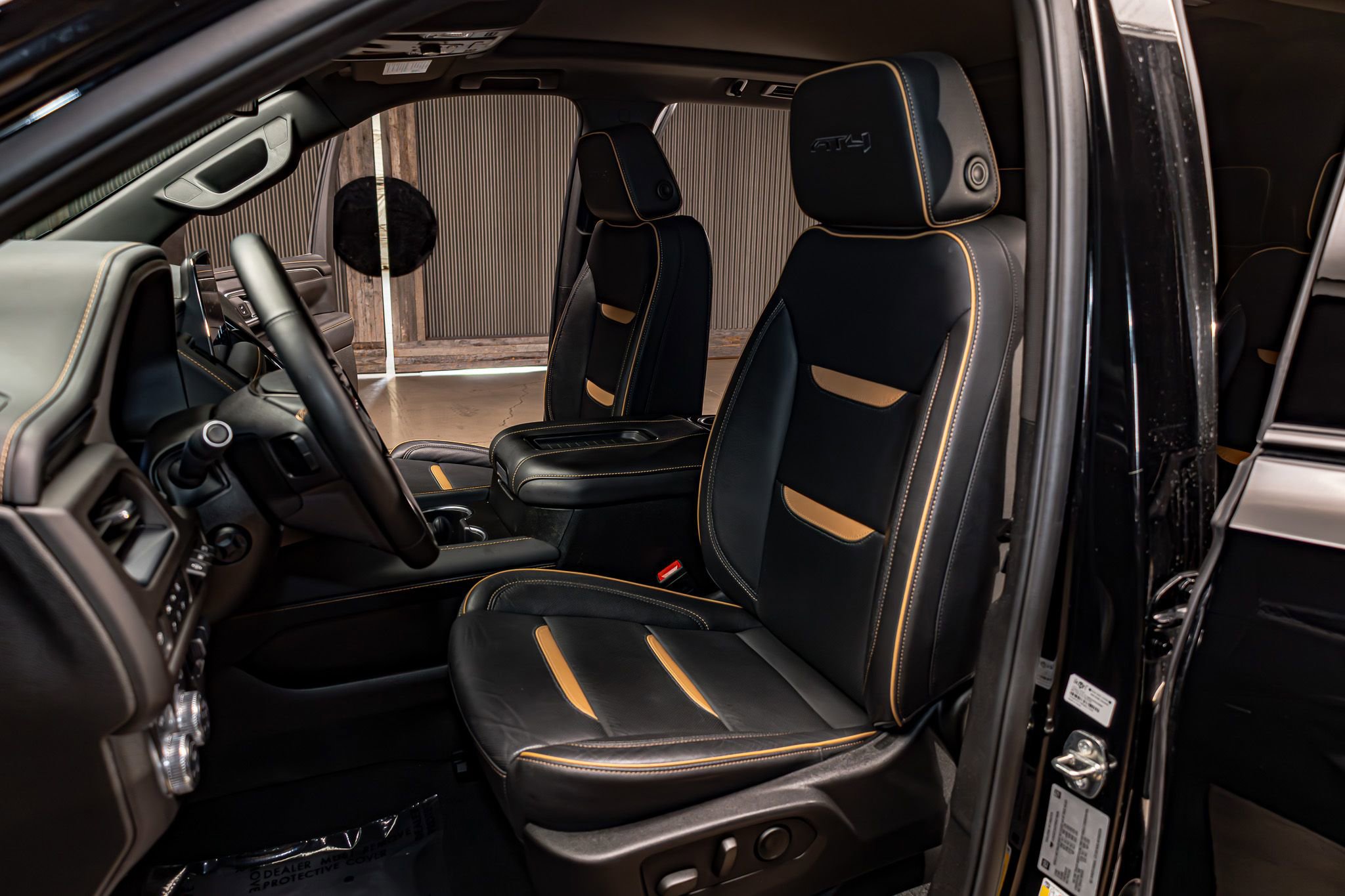 Used 2024 GMC Yukon AT4 w/ AT4 Premium Plus Package image 22