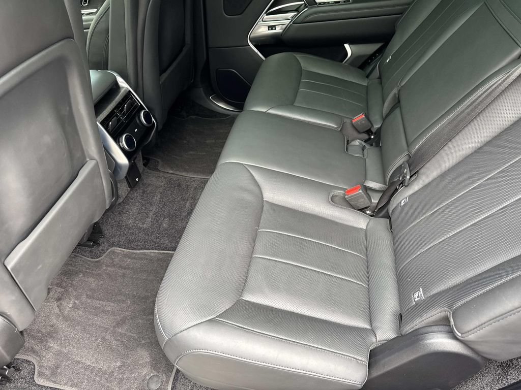 Certified 2025 Land Rover Range Rover Long Wheelbase SE AWD/4WD image 17