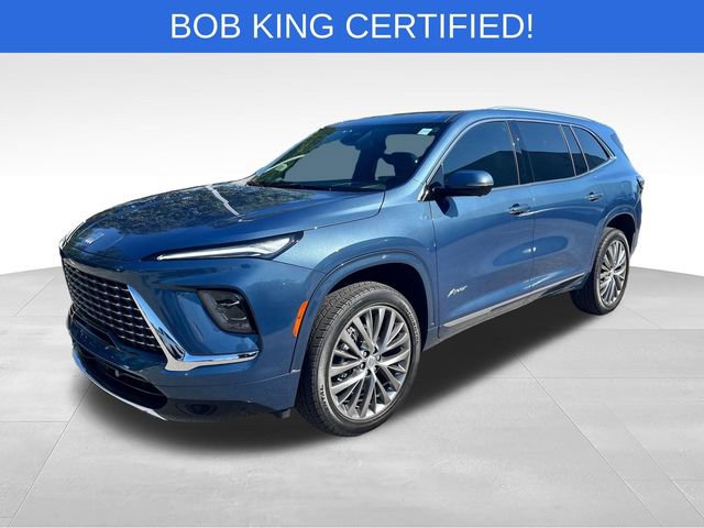 Used 2025 Buick Enclave Avenir FWD image 1