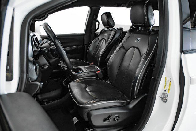Used 2019 Chrysler Pacifica Limited w/ Advanced Safetytec Group image 34