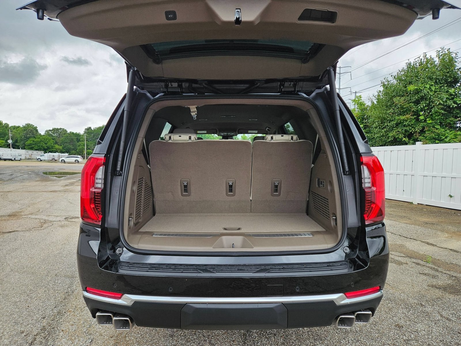 New 2026 GMC Yukon Denali AWD/4WD image 4