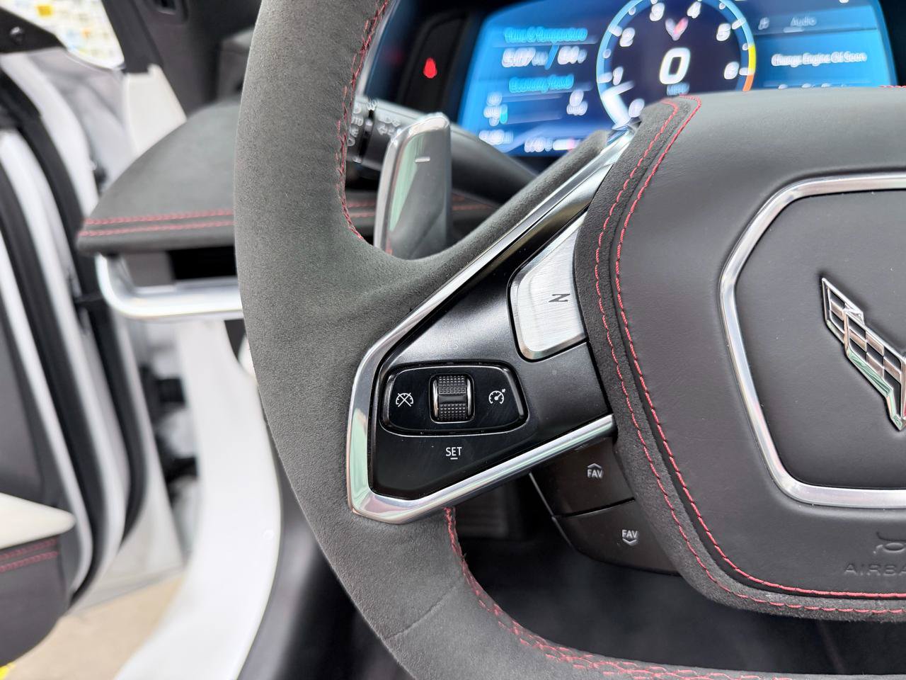 Used 2023 Chevrolet Corvette Stingray Premium Conv w/ Z51 Performance Package RWD image 39