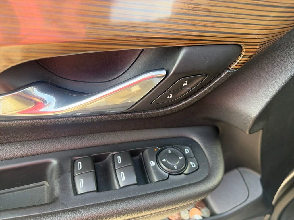 Used 2020 GMC Terrain SLE w/ Elevation Edition FWD image 18