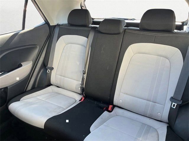 Used 2024 Hyundai Venue SEL FWD image 23