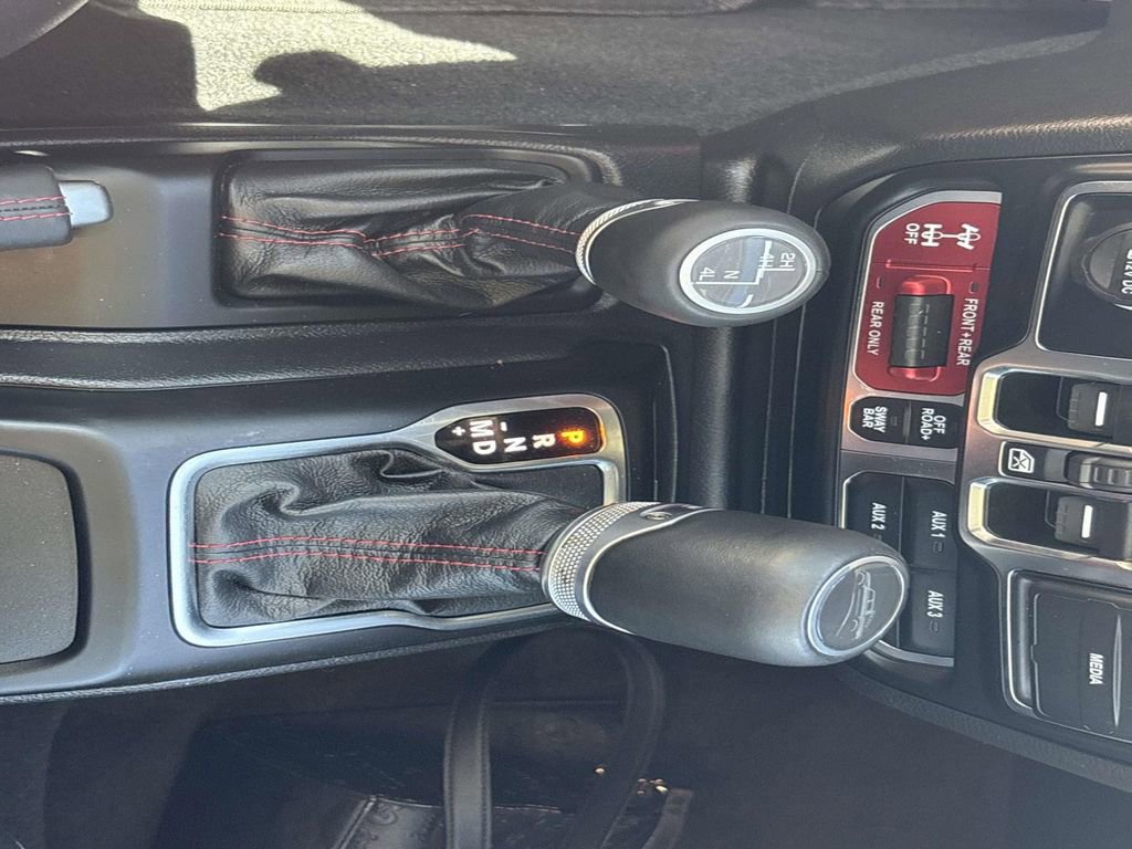 Used 2023 Jeep Gladiator Rubicon w/ LED Lighting Group image 18