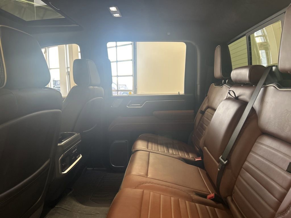 Used 2025 GMC Sierra 3500 Denali Ultimate image 13