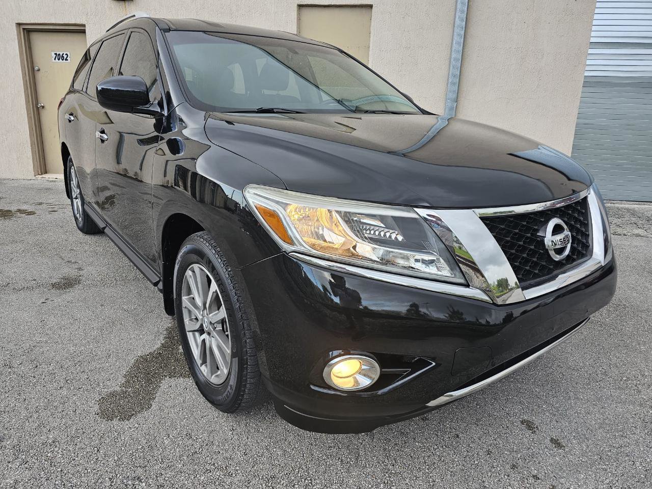 Used 2015 Nissan Pathfinder SV AWD/4WD image 10