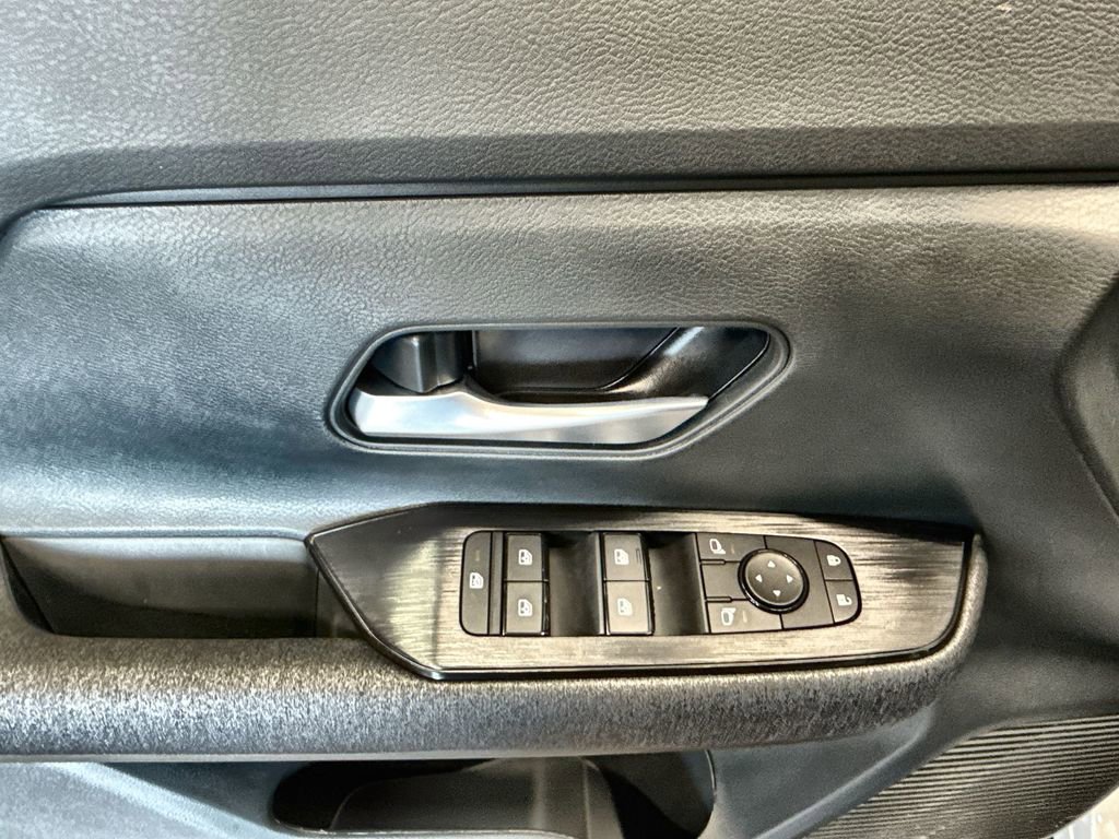 New 2025 Nissan Kicks SV w/ SV Premium Package image 15