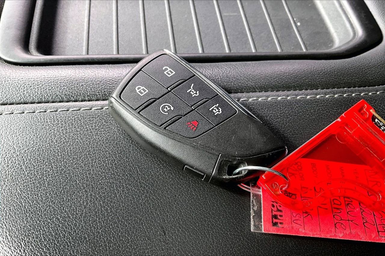 Used 2022 Chevrolet Tahoe Z71 w/ Luxury Package image 31