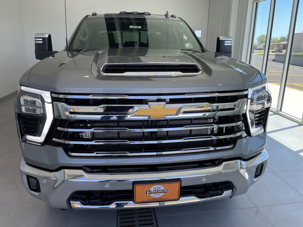 New 2026 Chevrolet Silverado 2500 LTZ w/ LTZ Convenience Package AWD/4WD image 8