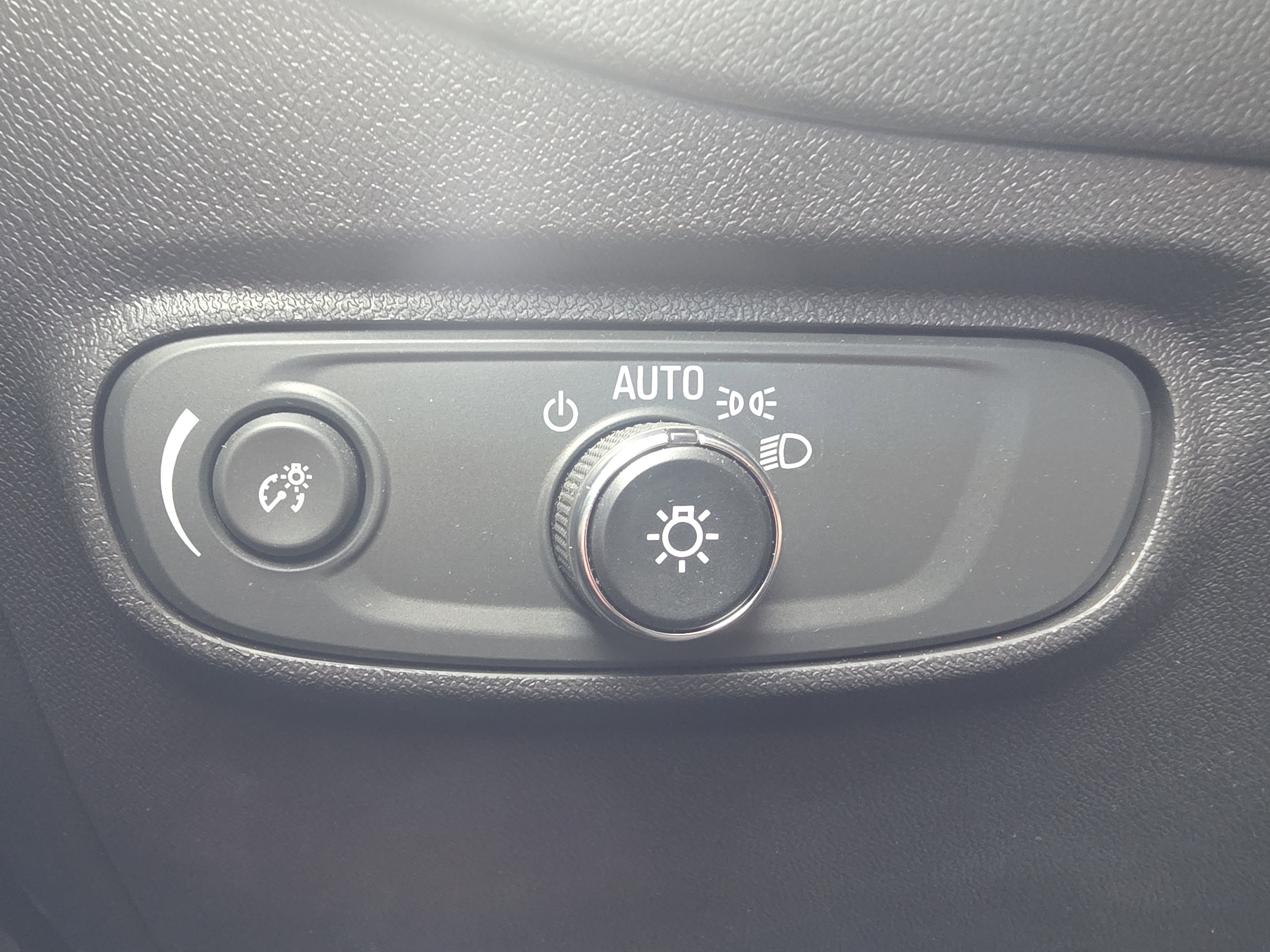 Used 2023 Chevrolet Equinox LT image 28