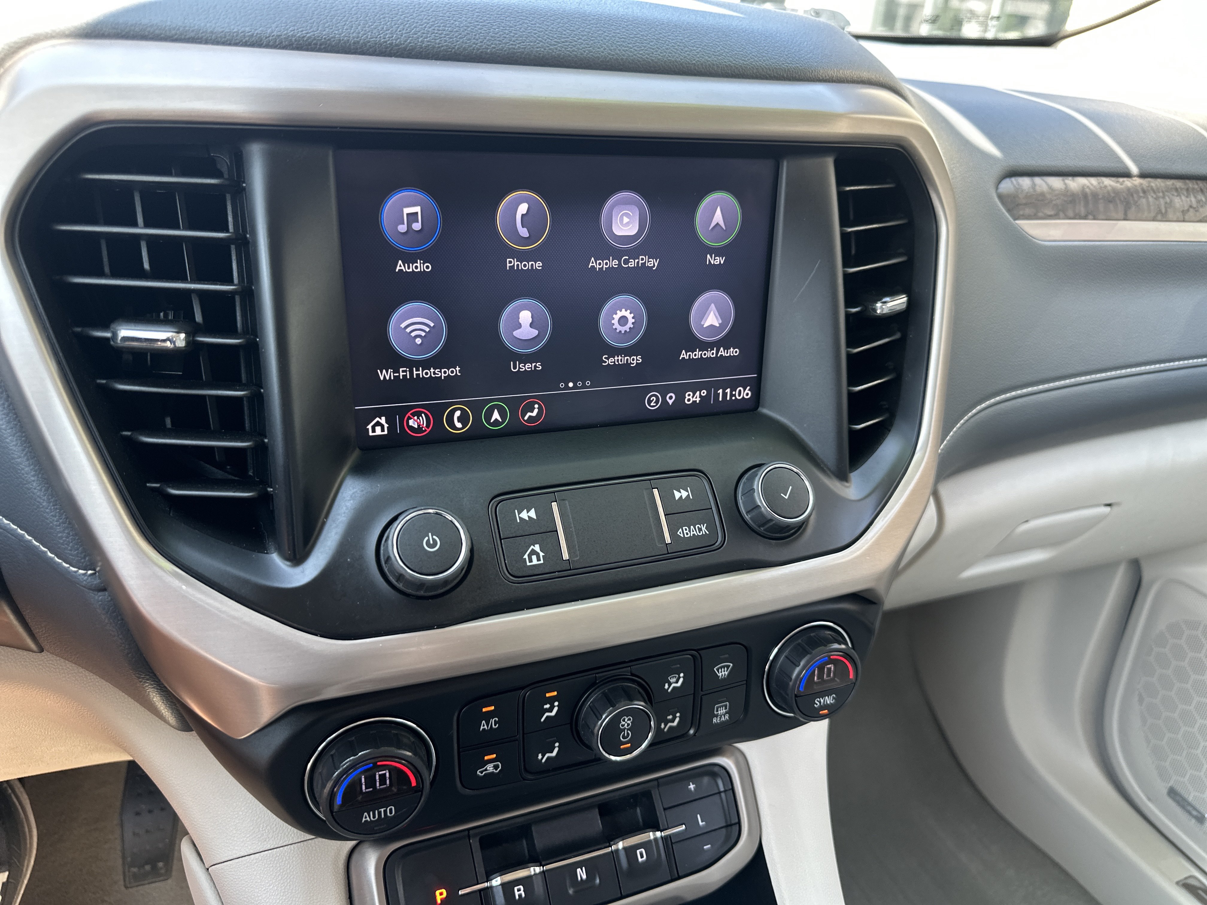 Used 2021 GMC Acadia Denali w/ Denali Technology Package FWD image 18