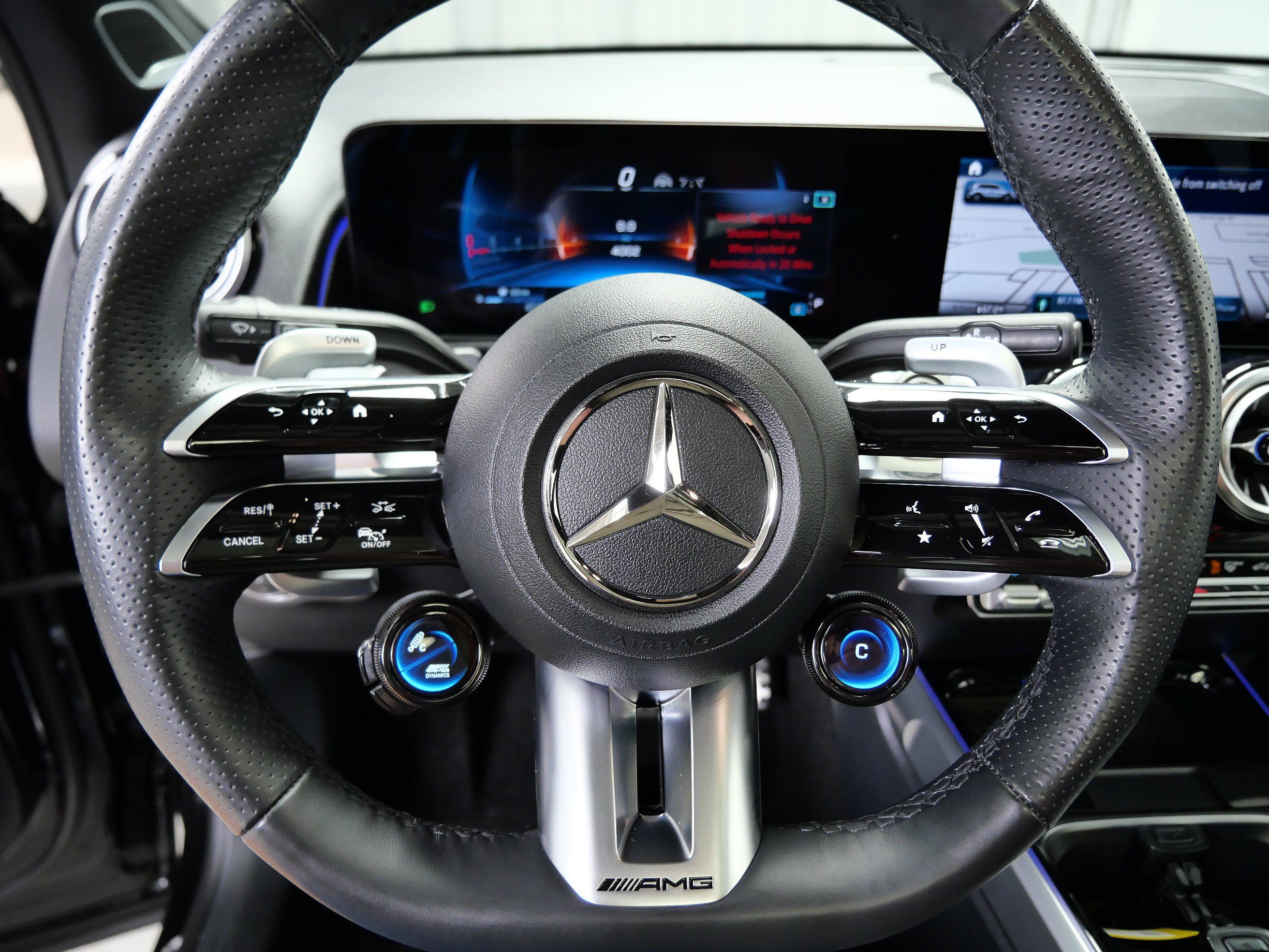 Used 2024 Mercedes-Benz GLB 35 AMG 4MATIC image 27