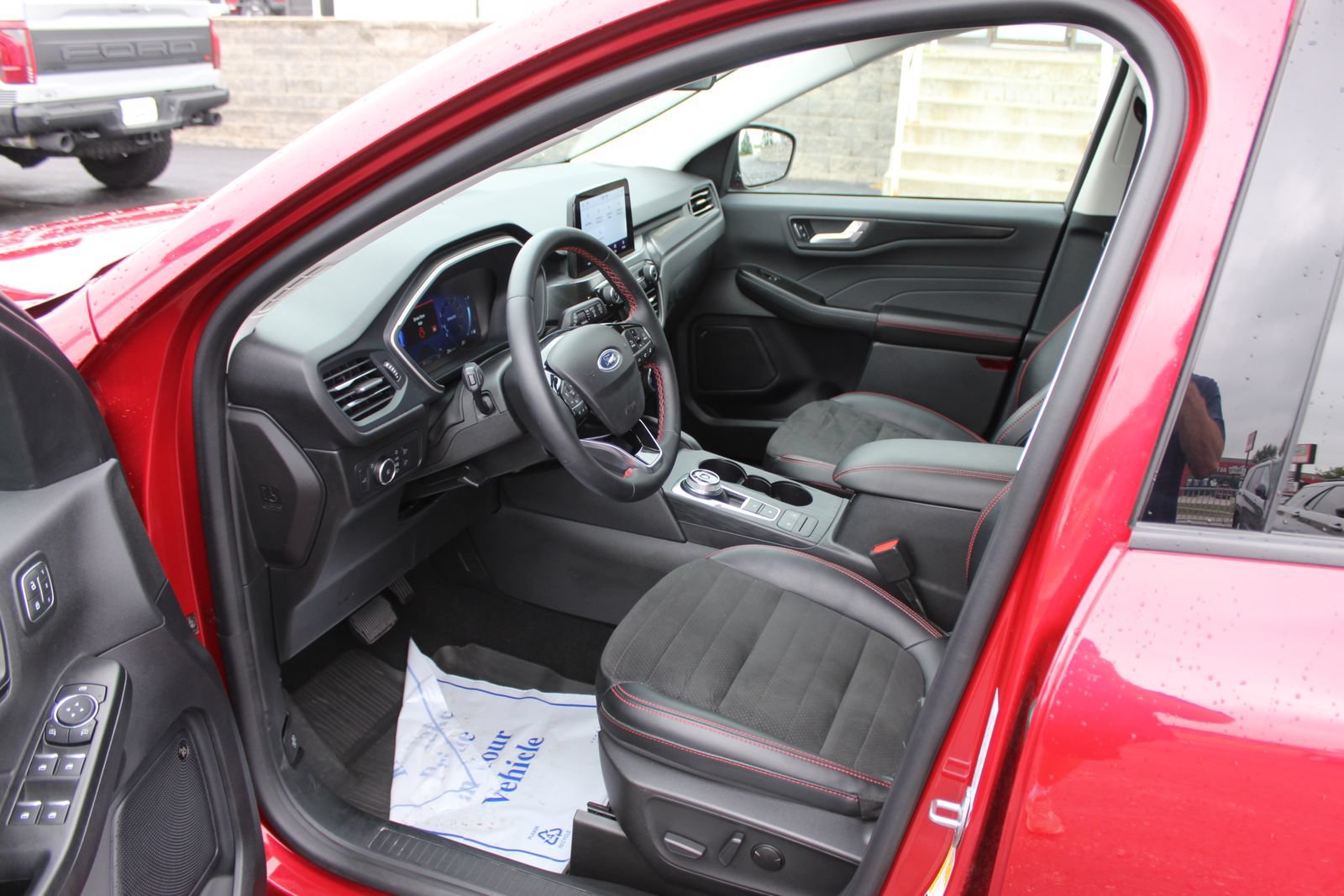 Used 2022 Ford Escape SEL w/ SEL Stealth AWD Package image 23