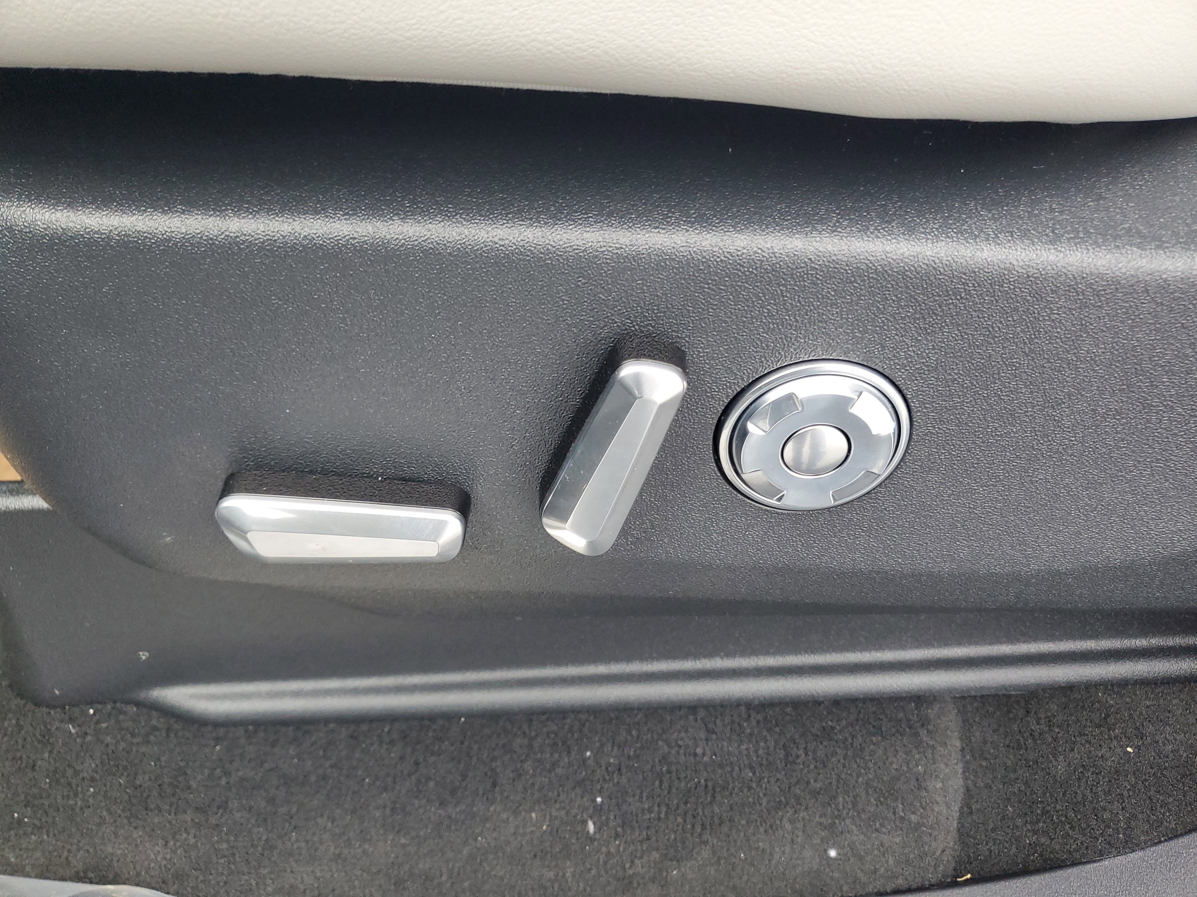 New 2025 Lincoln Navigator Reserve image 13