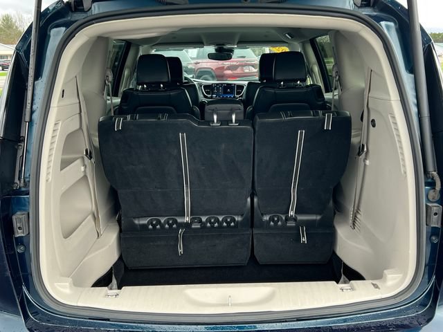 Used 2024 Chrysler Pacifica Touring-L FWD image 37