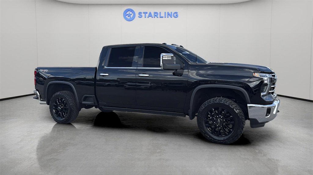 Used 2025 Chevrolet Silverado 2500 LTZ w/ LTZ Premium Package image 27